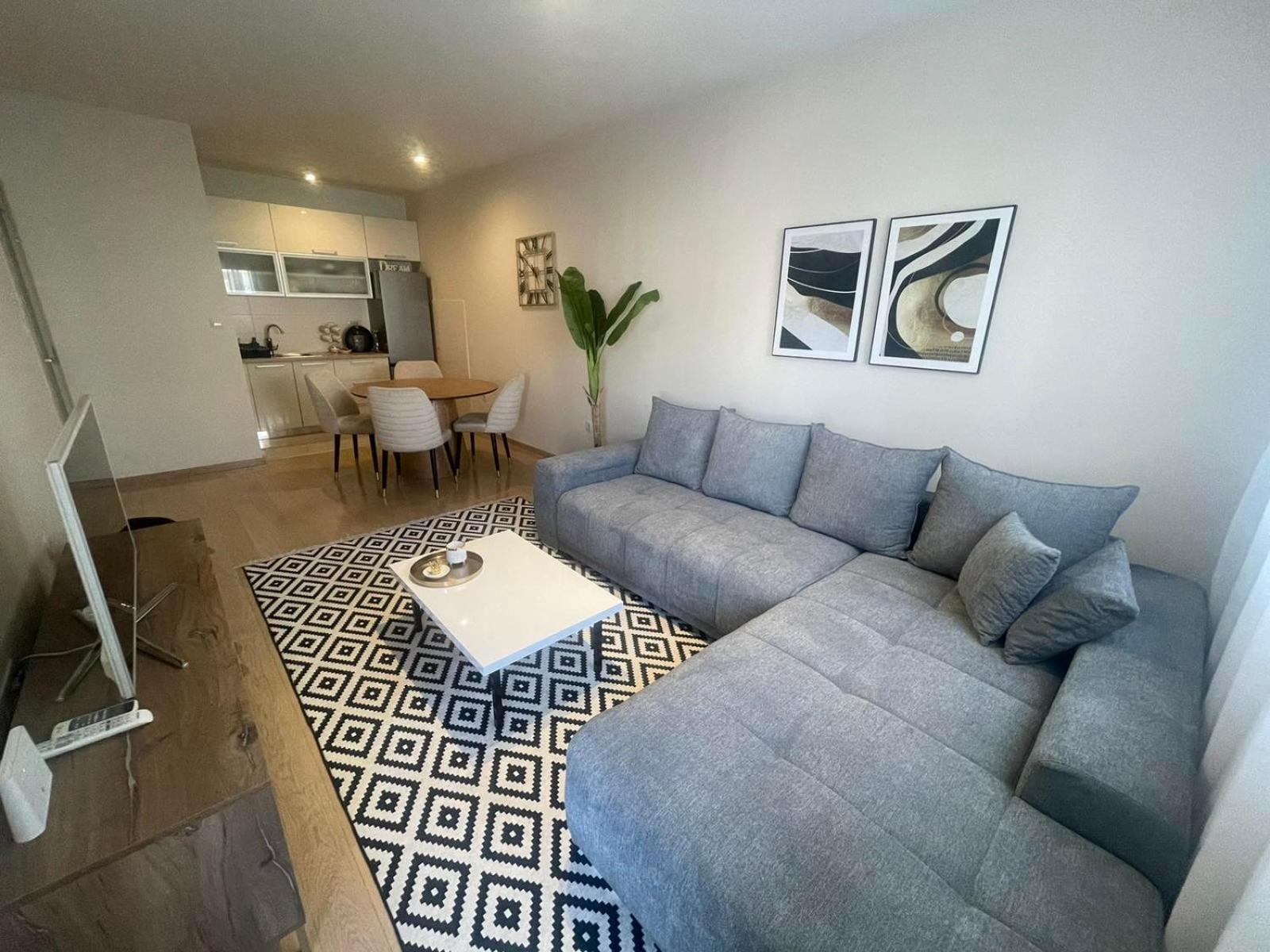 Aura City Apartment Ποντγορίτσα Εξωτερικό φωτογραφία